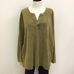 NWT Easel Green Long Sleeve Top S/M/